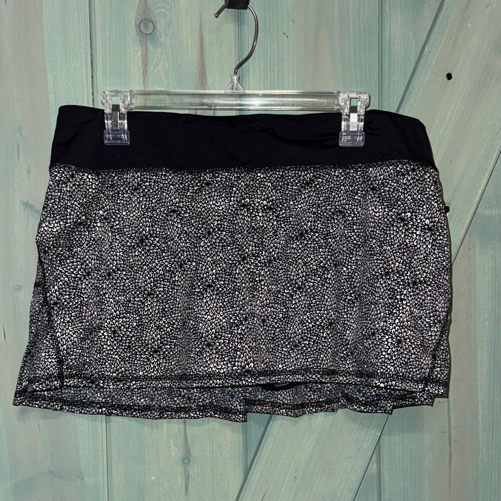 Lululemon size 10 reg athletic skort women’s EUC